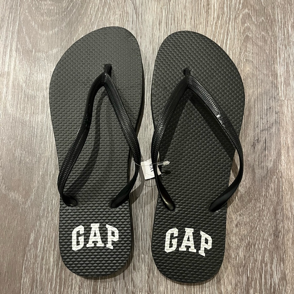 NWT Women’s GAP Flip Flops